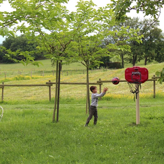 Jeux pour enfants à la ferme